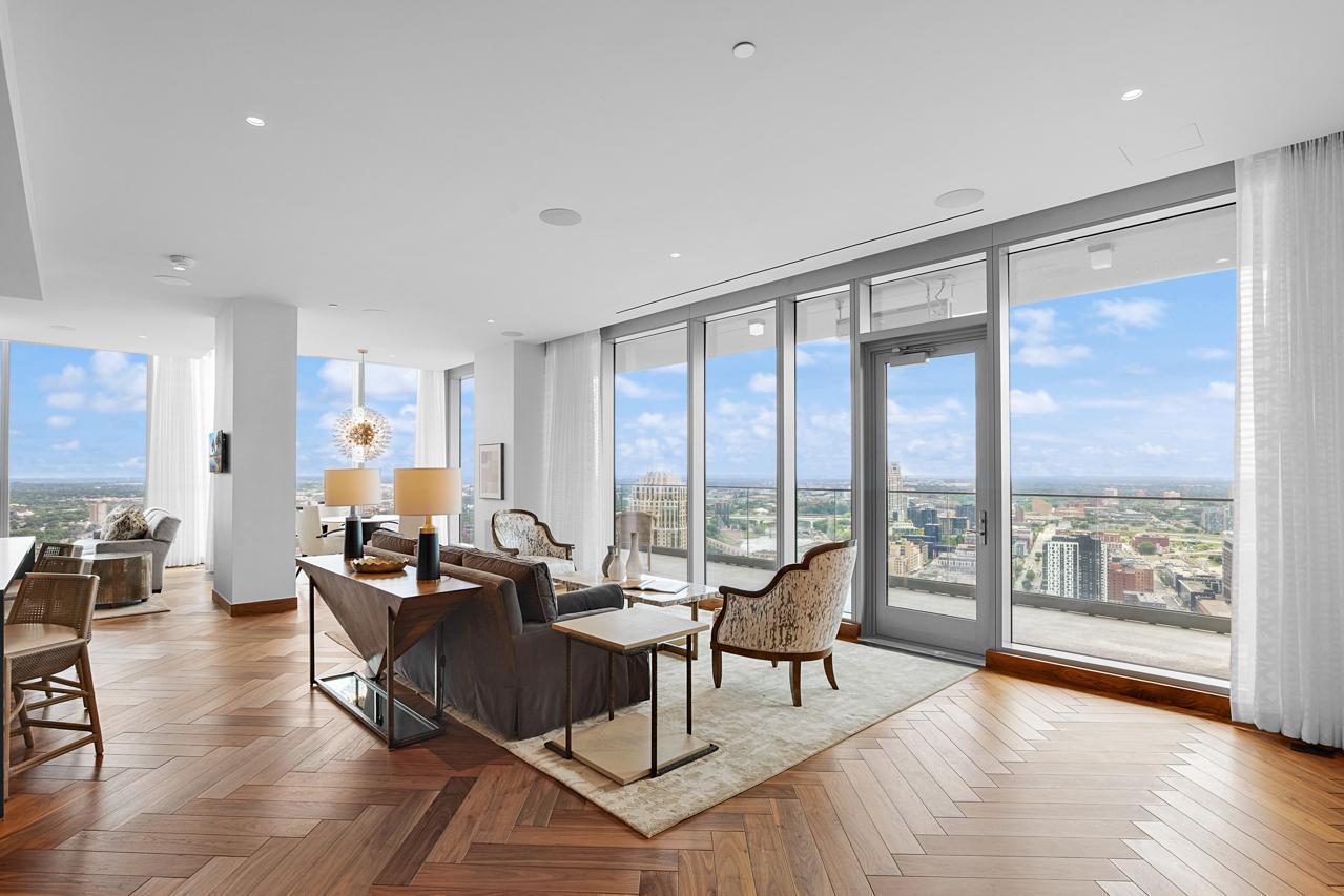 255 Hennepin Avenue Unit: 3402
