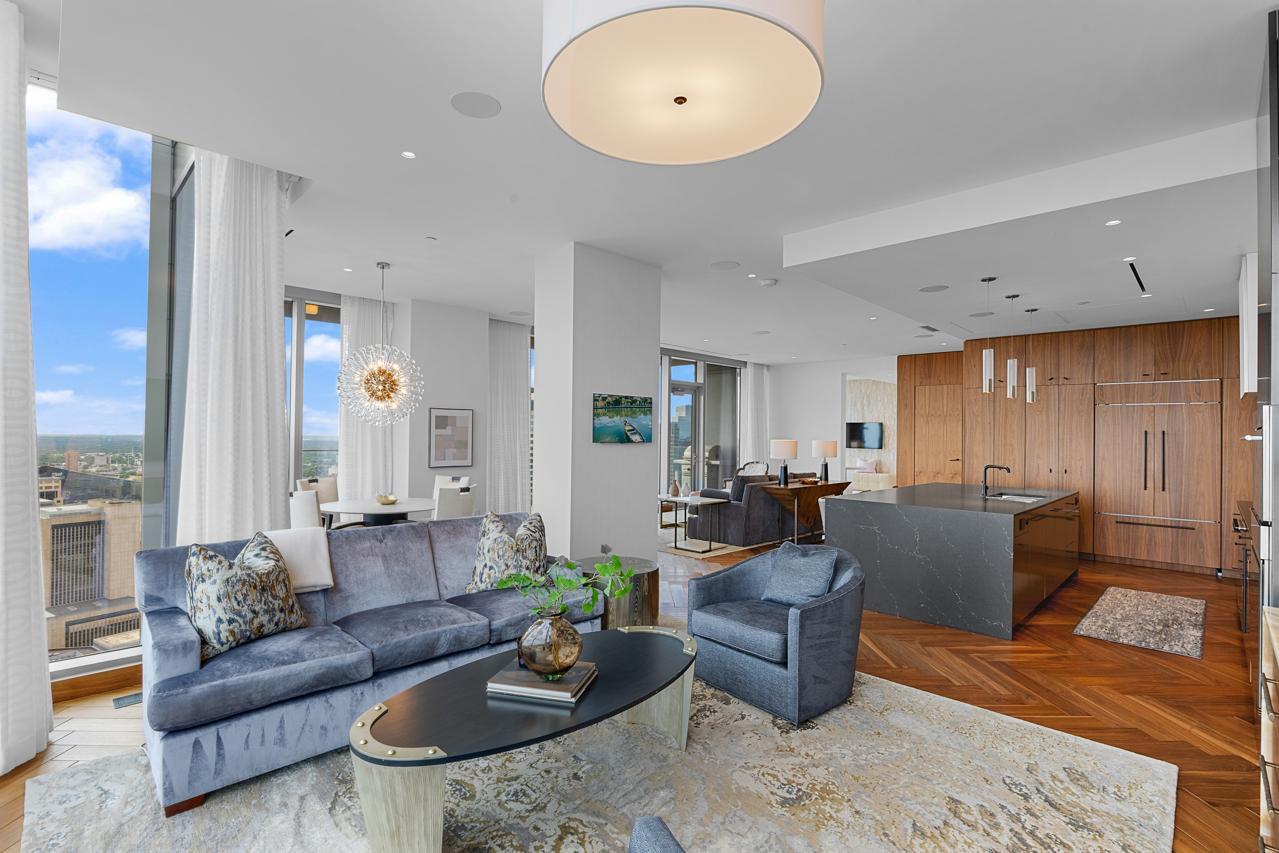 255 Hennepin Avenue Unit: 3402