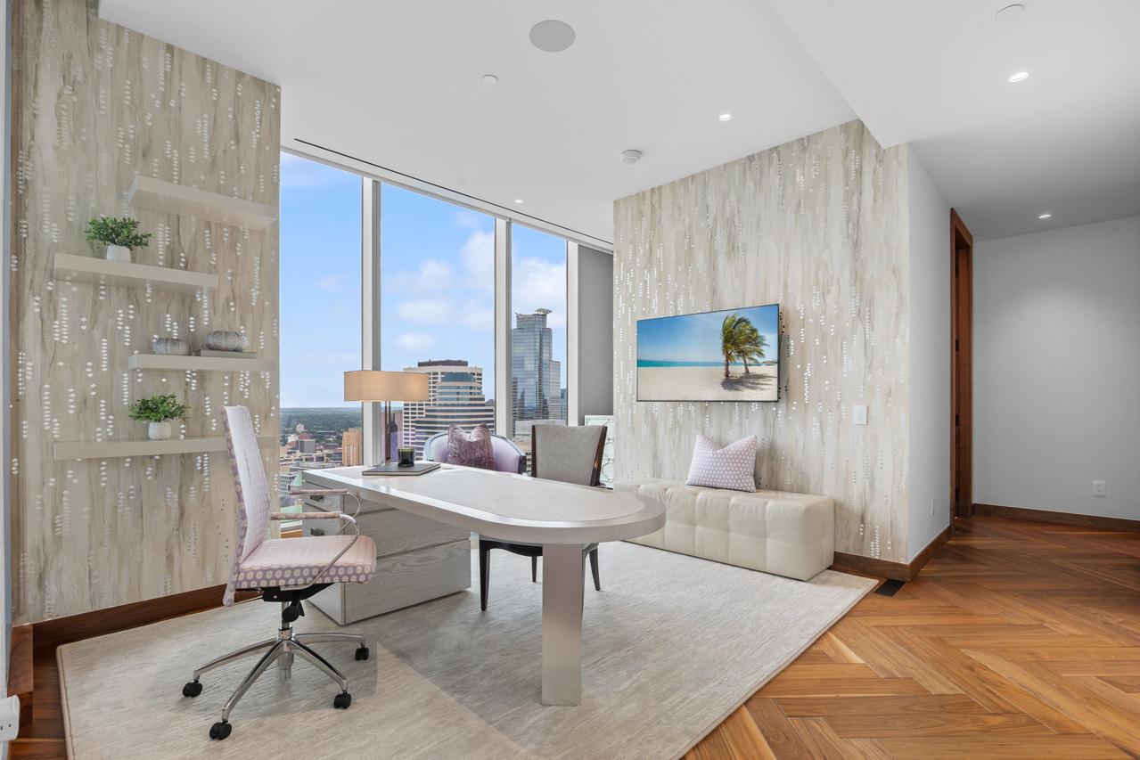 255 Hennepin Avenue Unit: 3402
