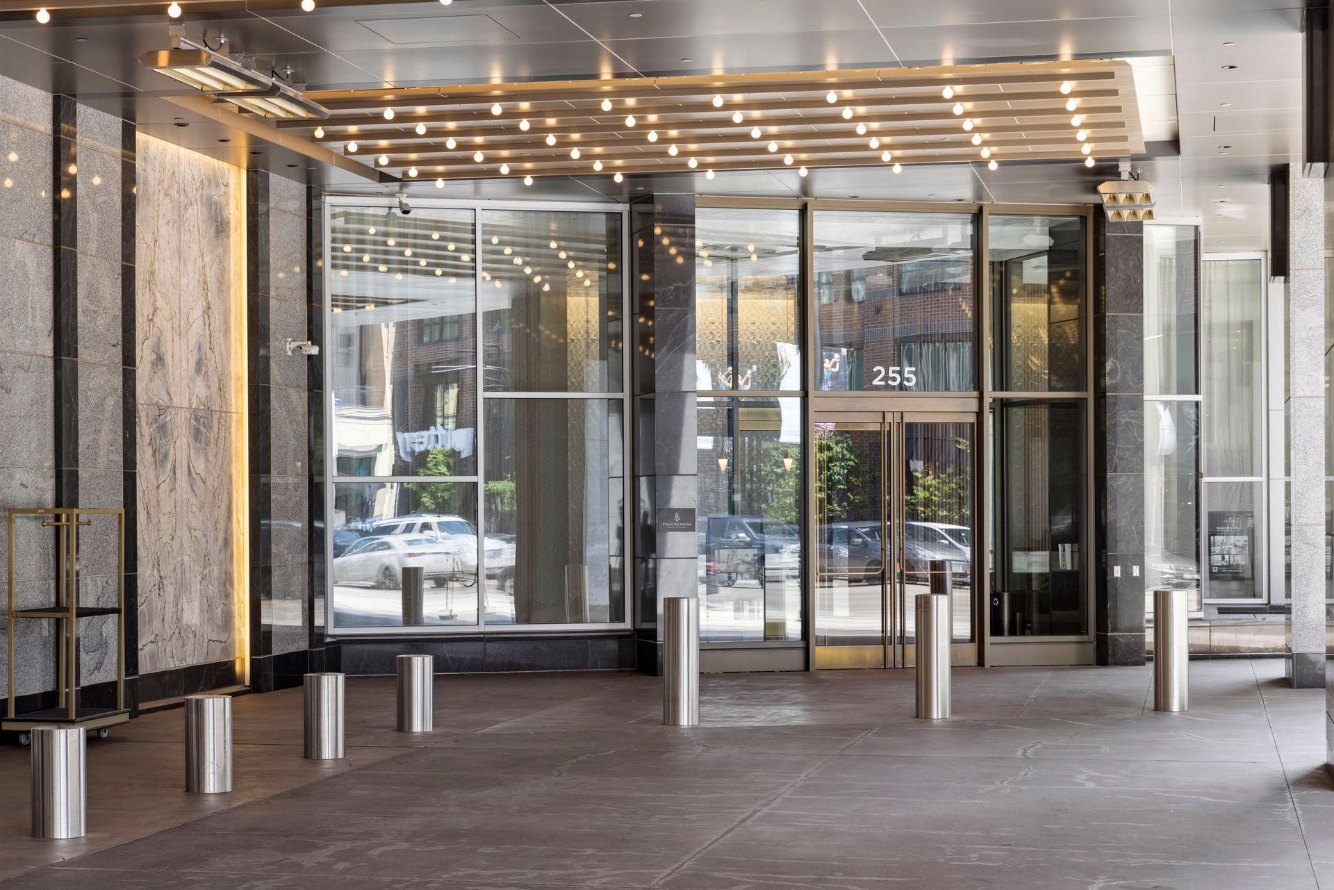 255 Hennepin Avenue Unit: 3402