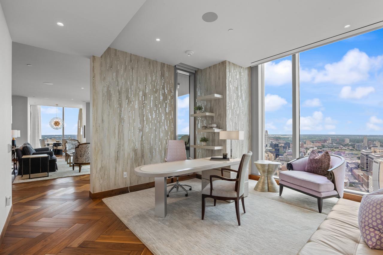 255 Hennepin Avenue Unit: 3402