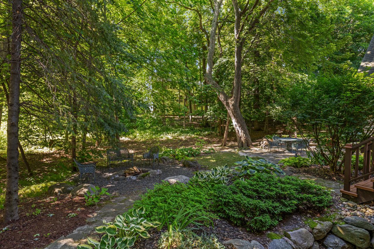 5955 Maple Forest