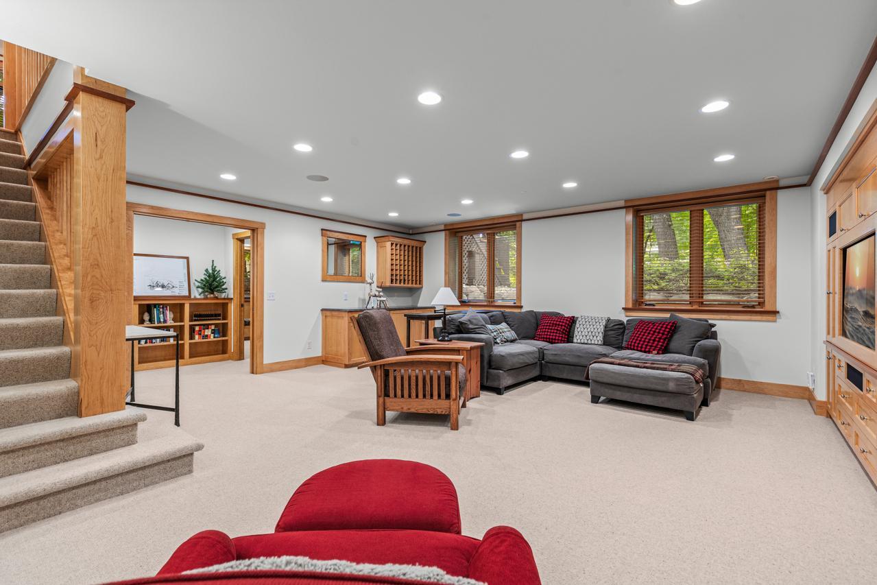 5955 Maple Forest