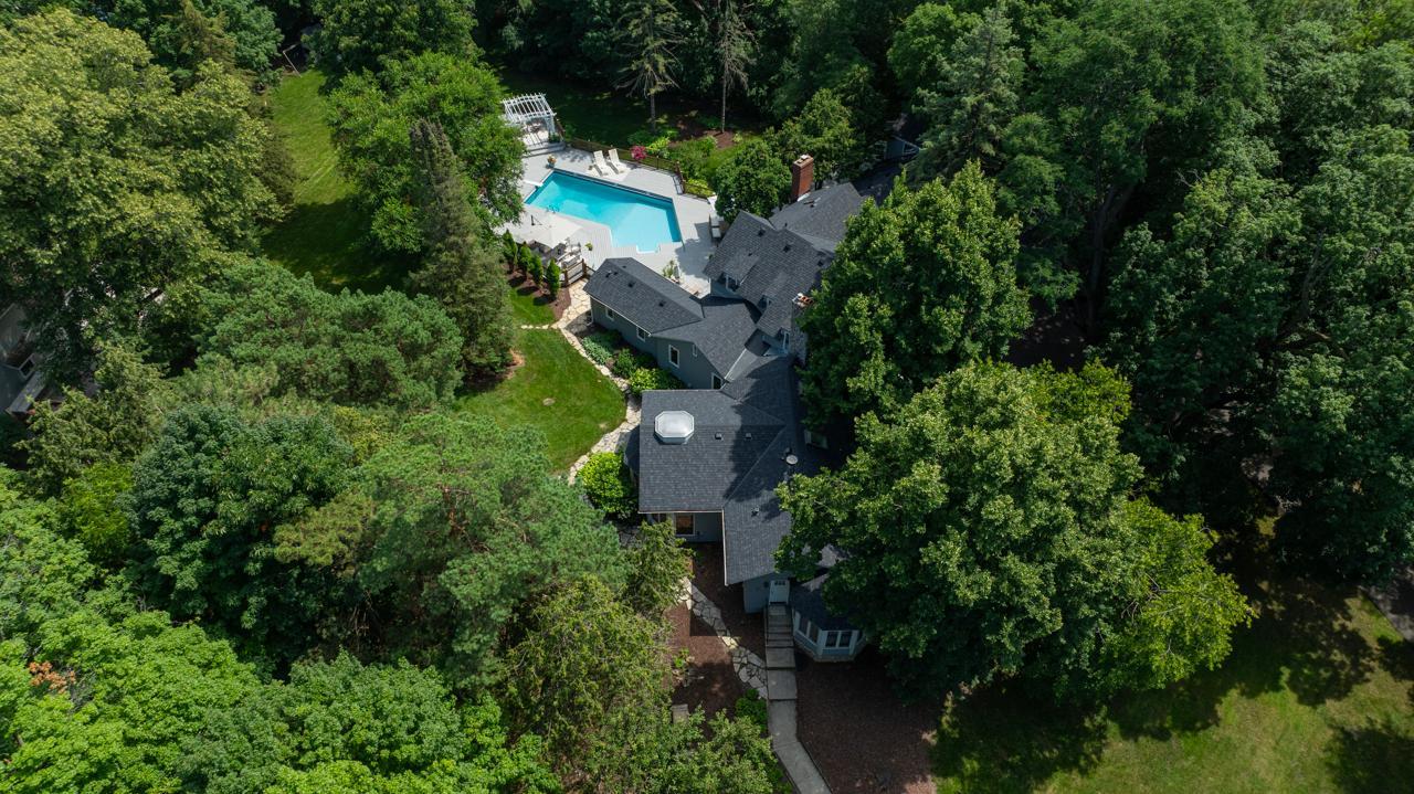 3865 Hillcrest Road