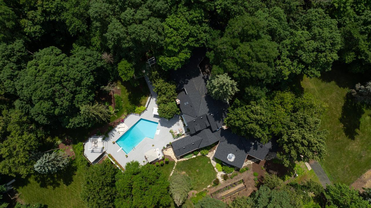 3865 Hillcrest Road