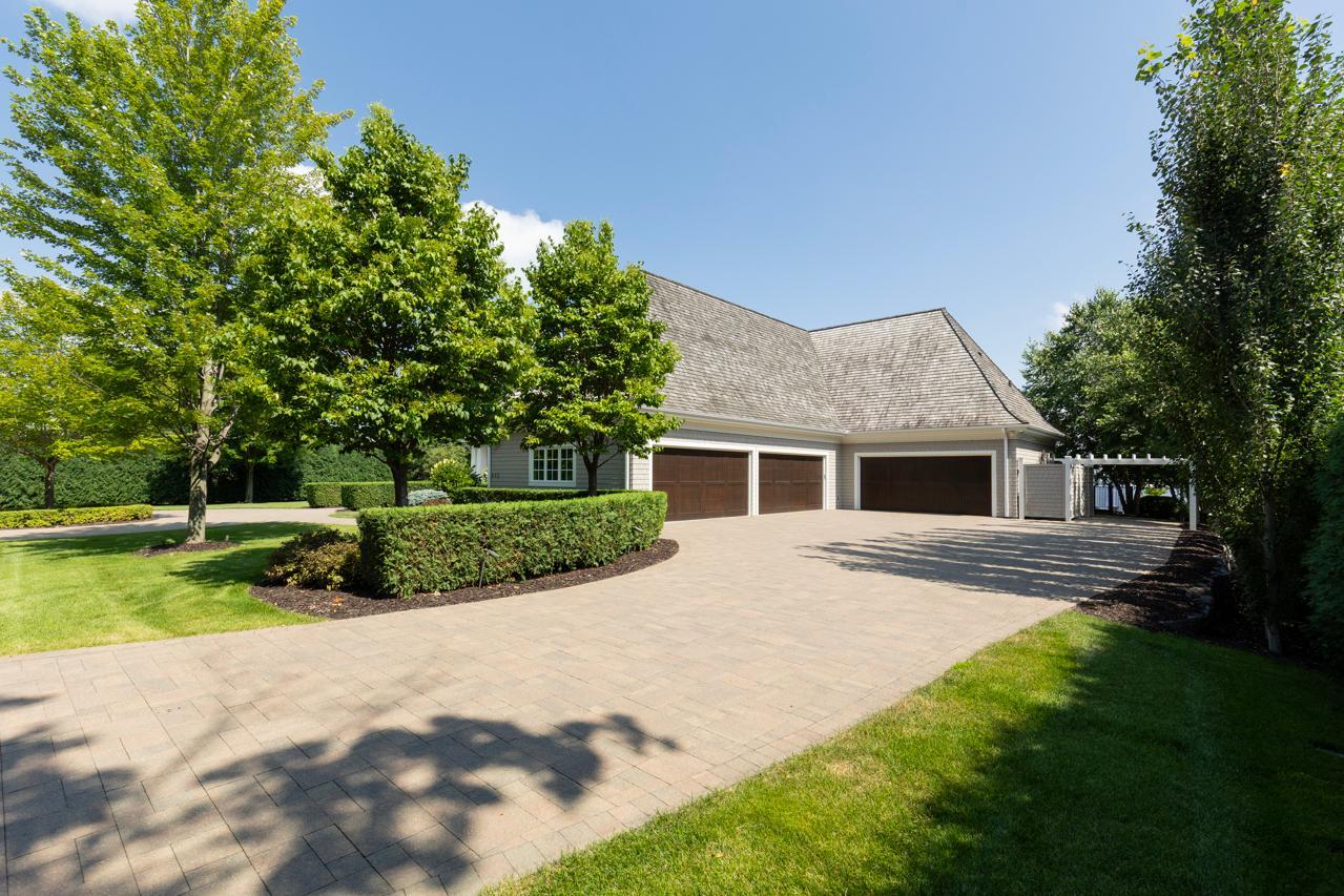 372 Ferndale Road S