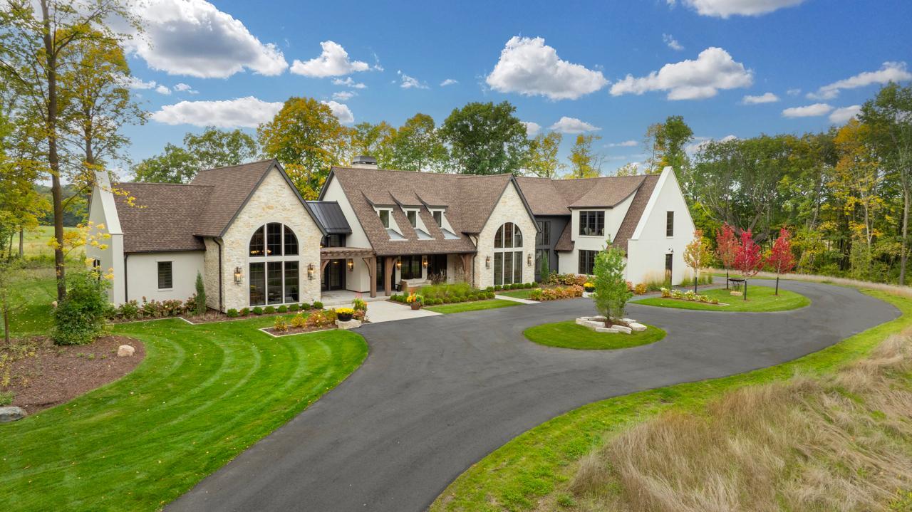 2295 Tamarack Drive