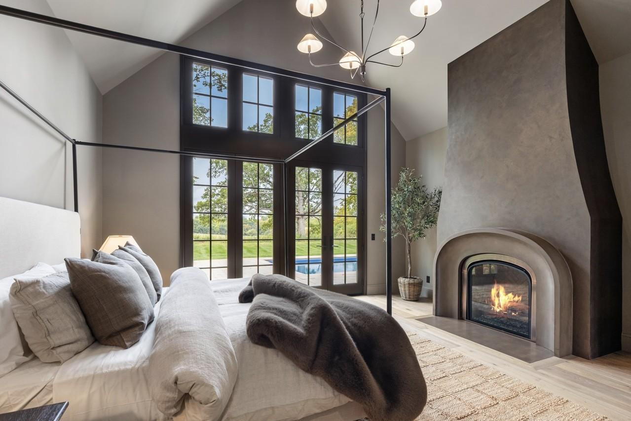 2295 Tamarack Drive