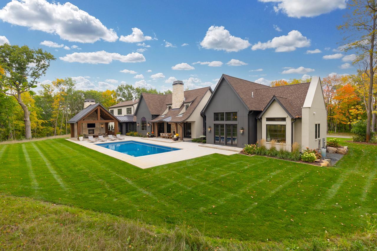 2295 Tamarack Drive