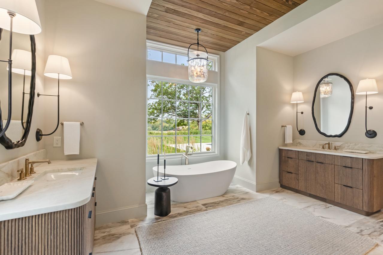 2295 Tamarack Drive
