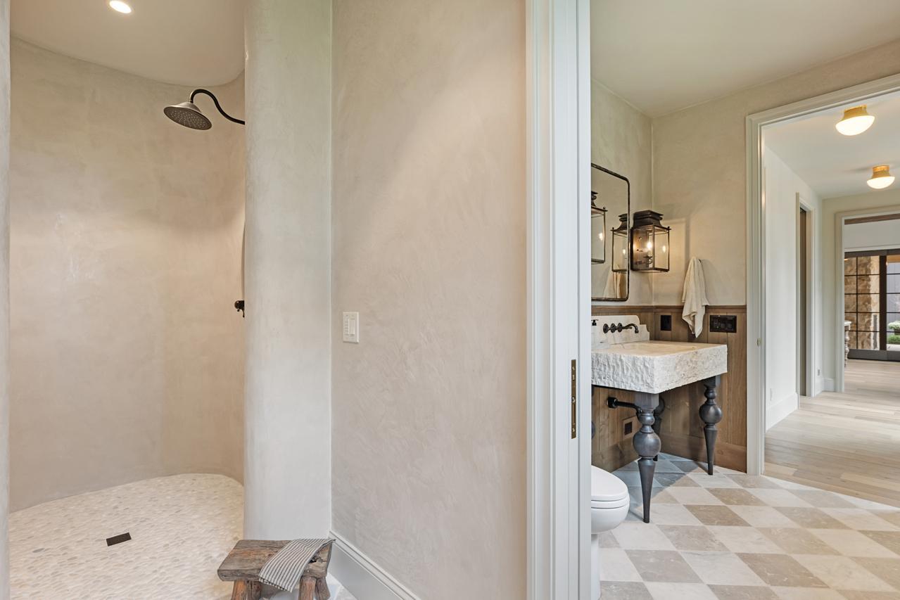 2295 Tamarack Drive