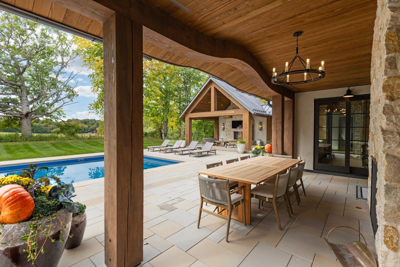 2295 Tamarack Drive