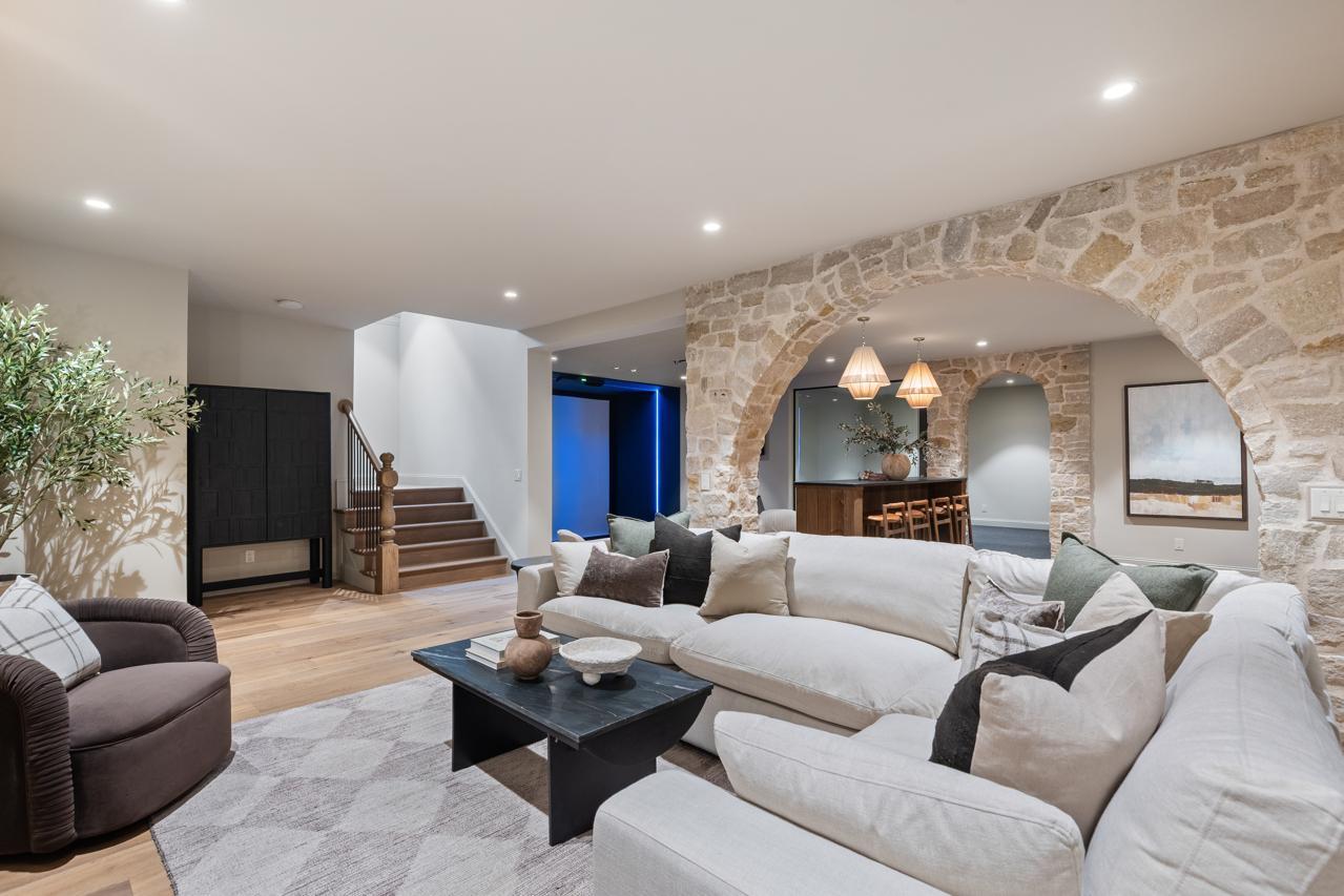 2295 Tamarack Drive