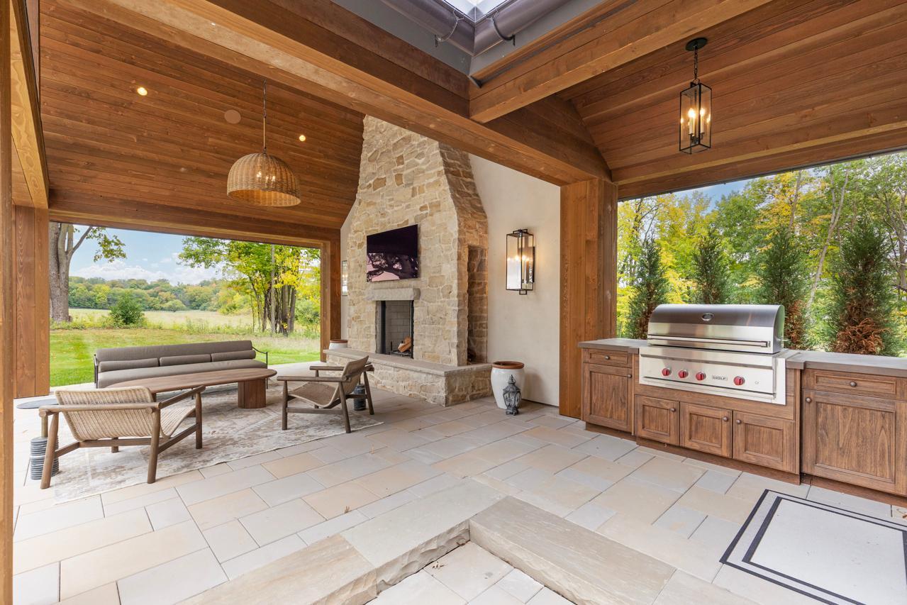 2295 Tamarack Drive