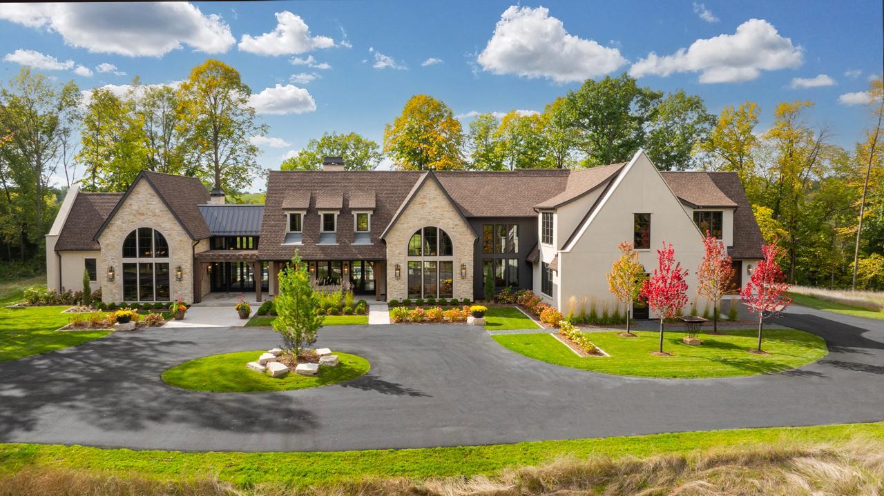 2295 Tamarack Drive