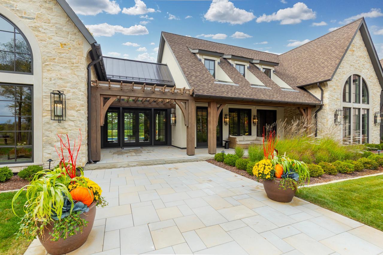 2295 Tamarack Drive
