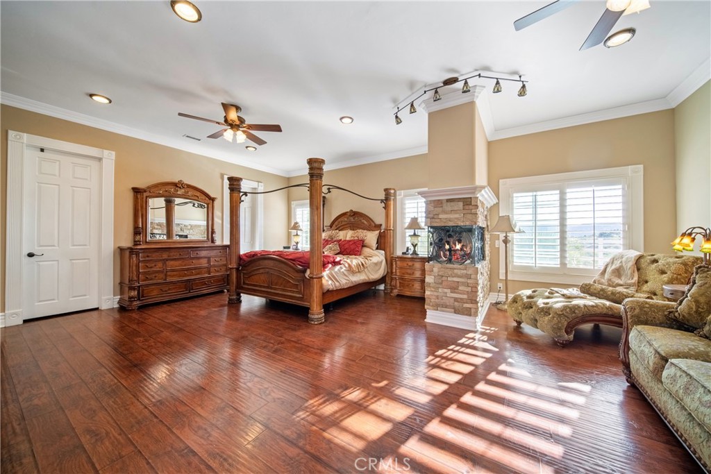 24925 Franklin Street