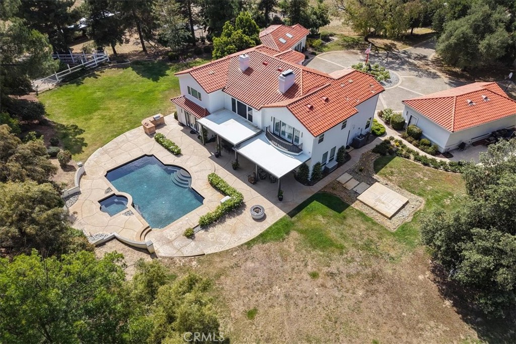 37626 Avenida La Cresta
