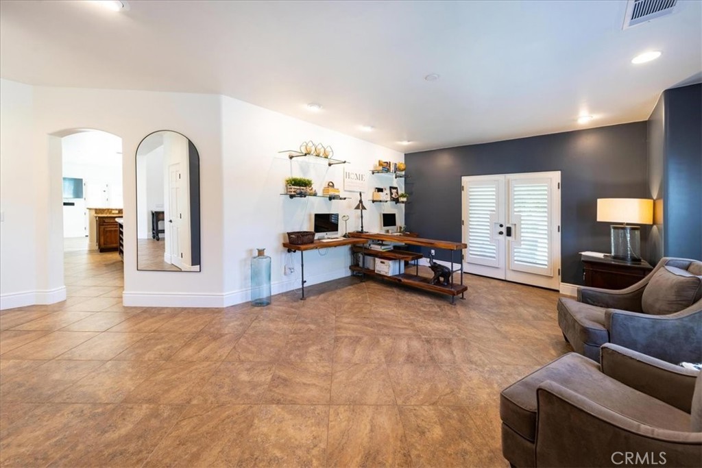 37626 Avenida La Cresta