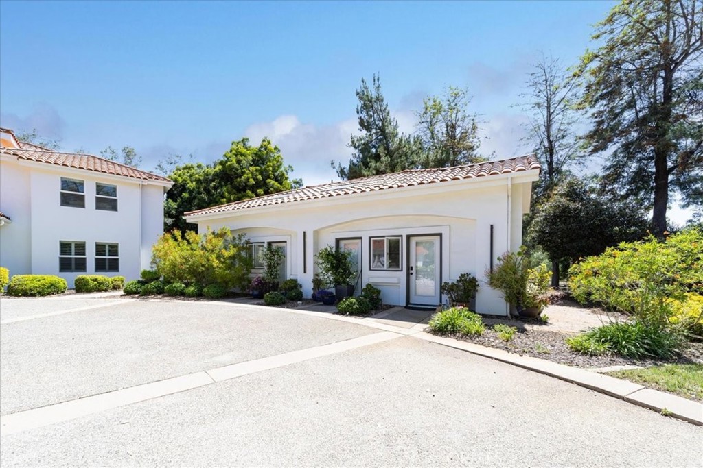 37626 Avenida La Cresta