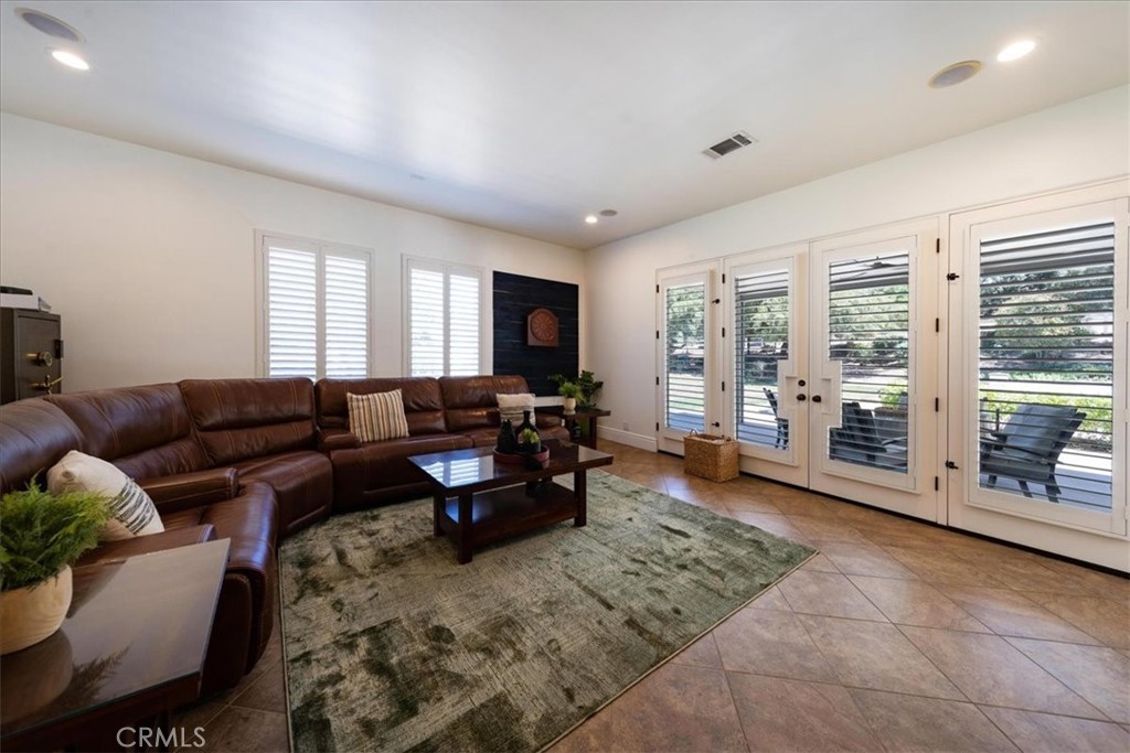37626 Avenida La Cresta