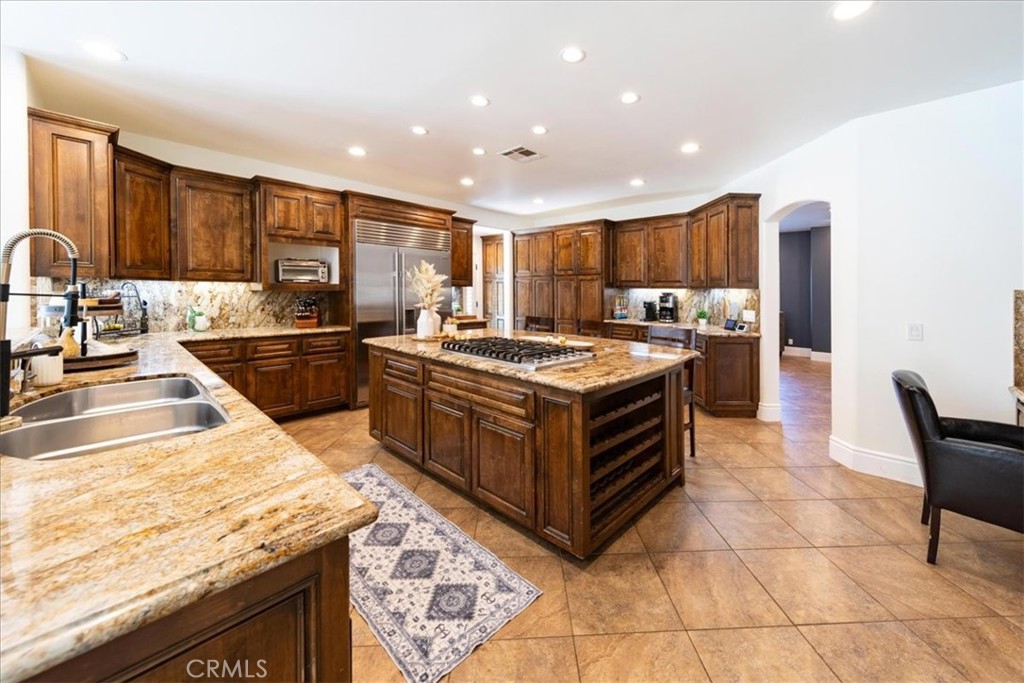 37626 Avenida La Cresta