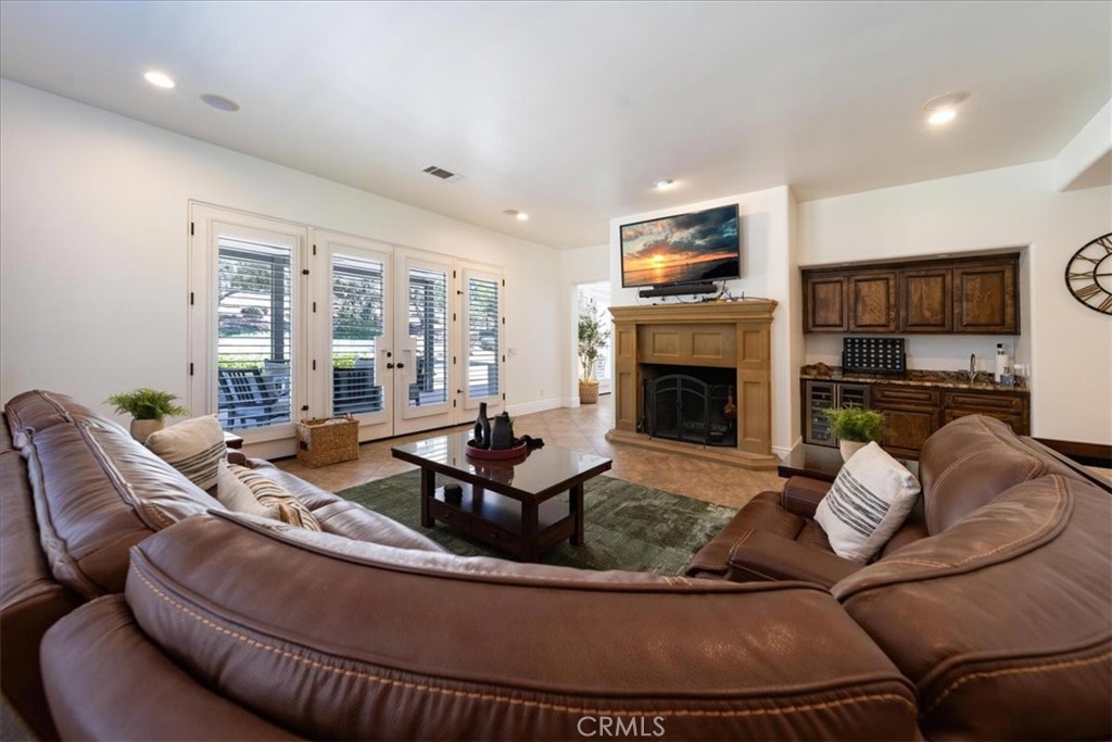 37626 Avenida La Cresta