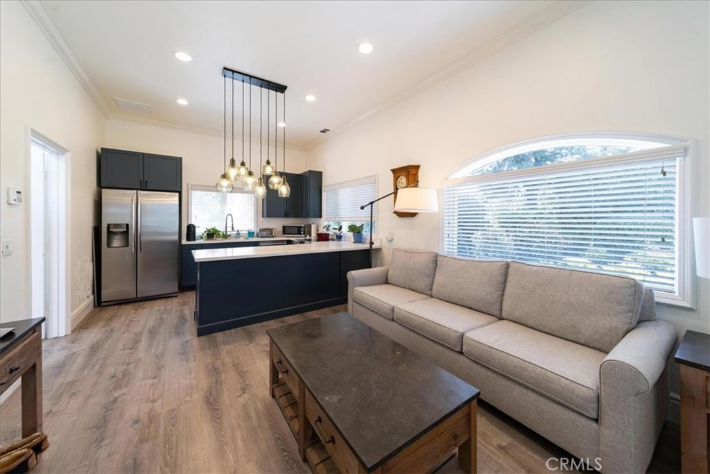 37626 Avenida La Cresta