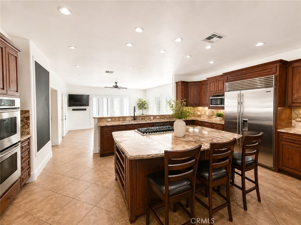 37626 Avenida La Cresta