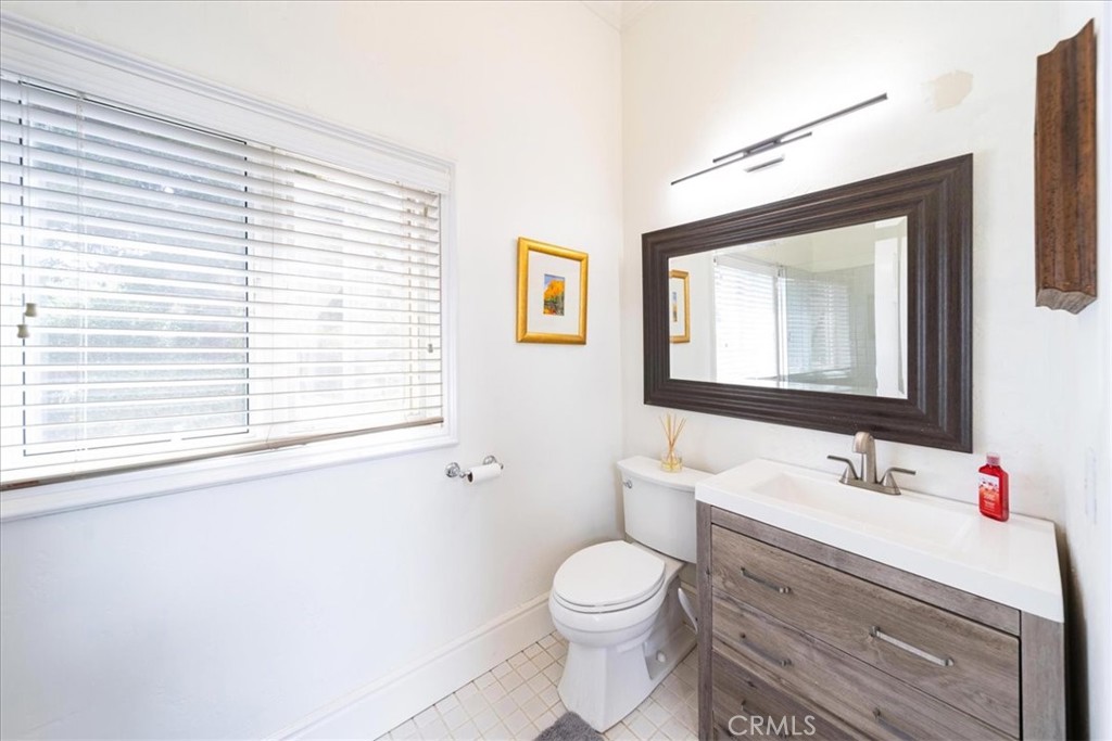 37626 Avenida La Cresta