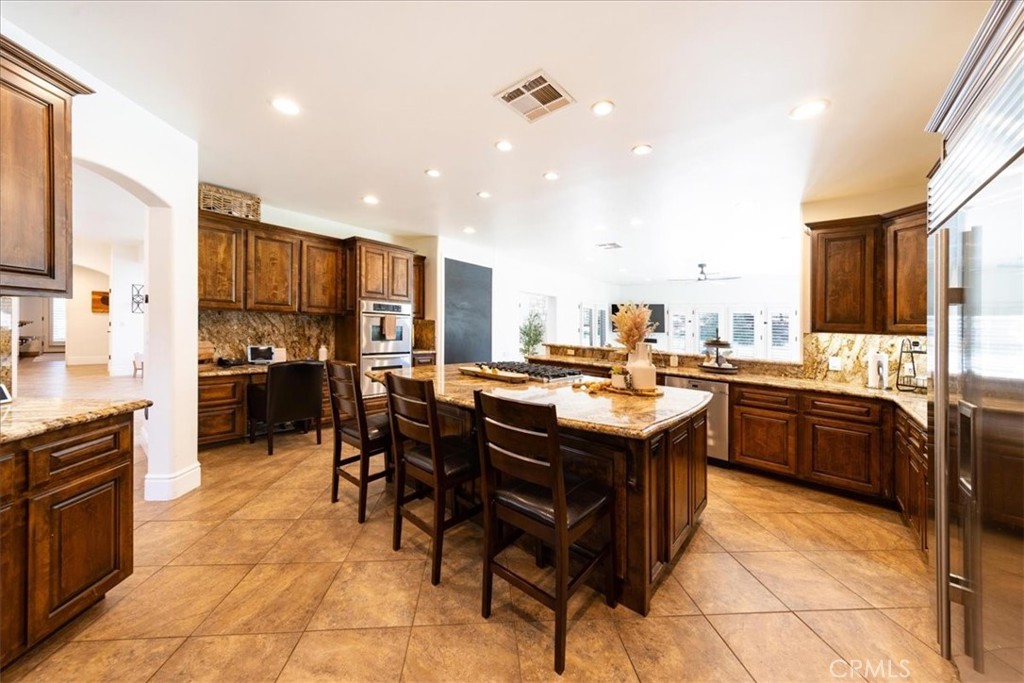 37626 Avenida La Cresta