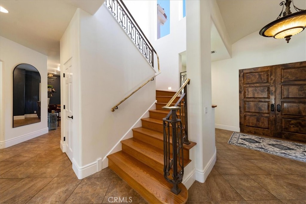 37626 Avenida La Cresta