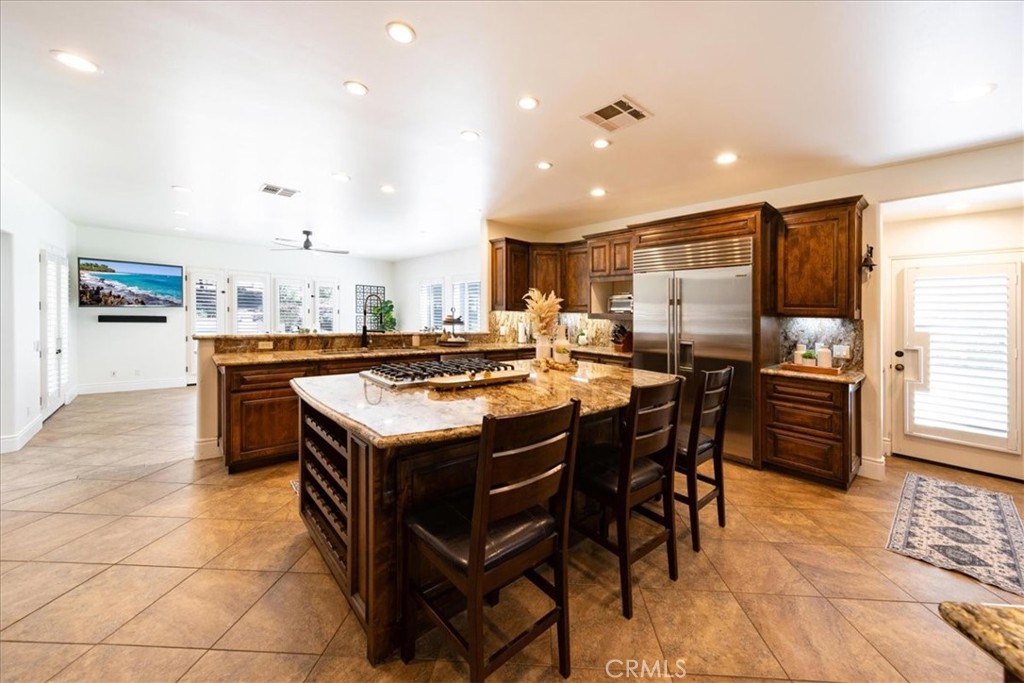 37626 Avenida La Cresta