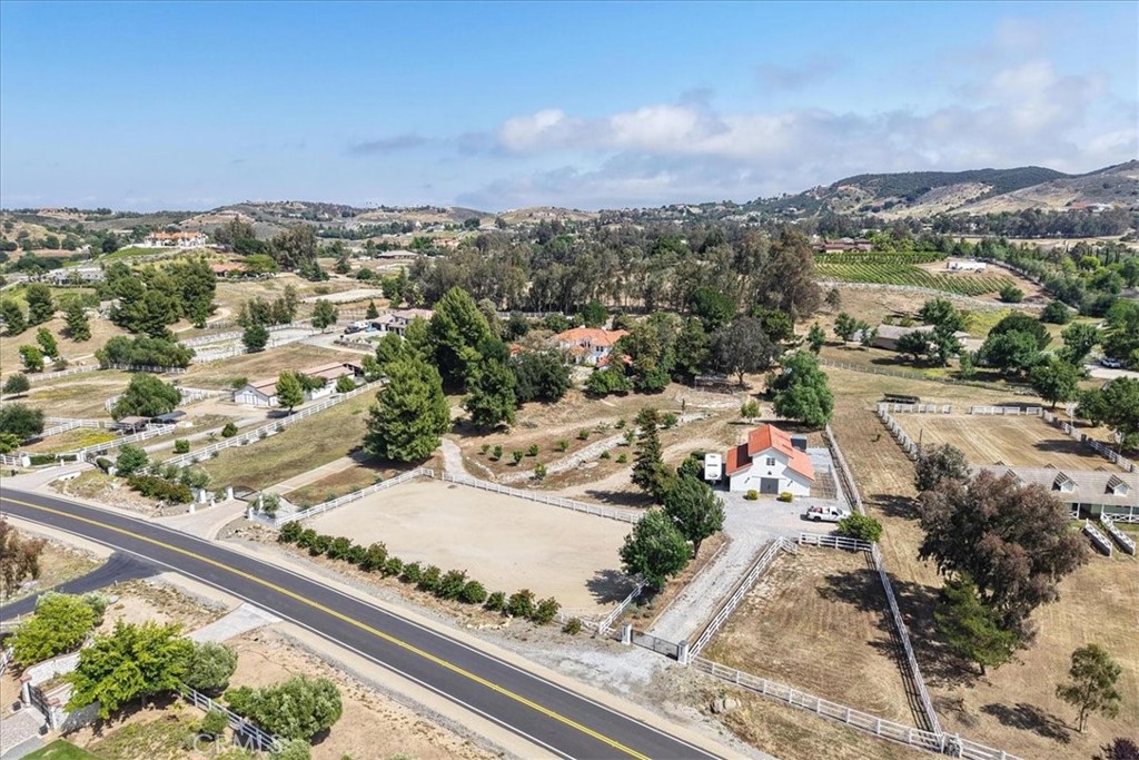37626 Avenida La Cresta