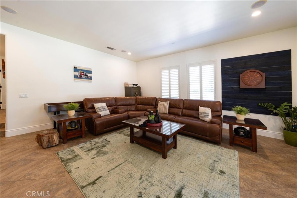 37626 Avenida La Cresta