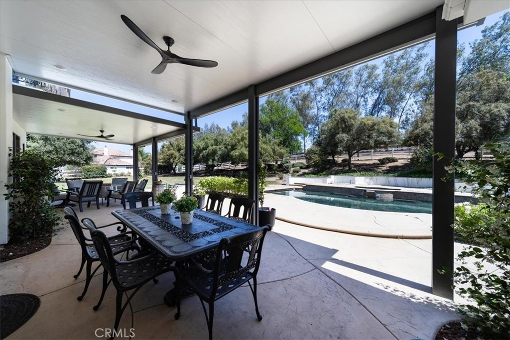 37626 Avenida La Cresta