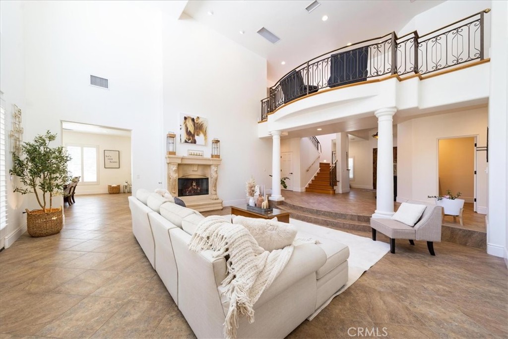 37626 Avenida La Cresta