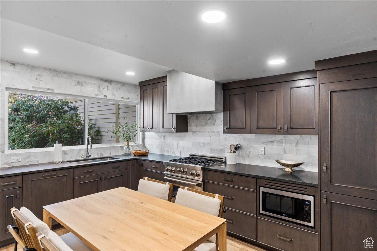 179 RACQUET DR