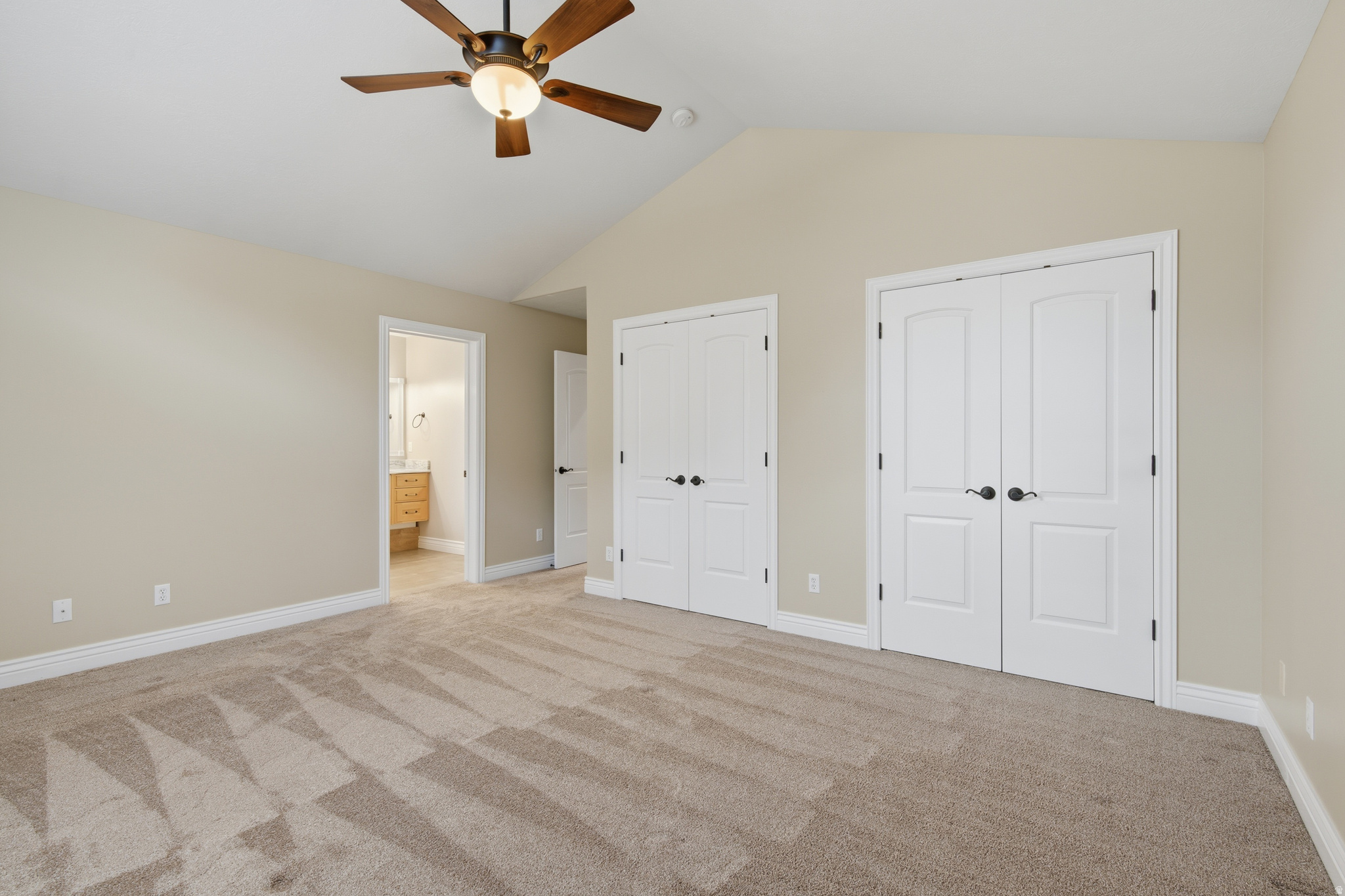 1107 N TWICKENHAM DR