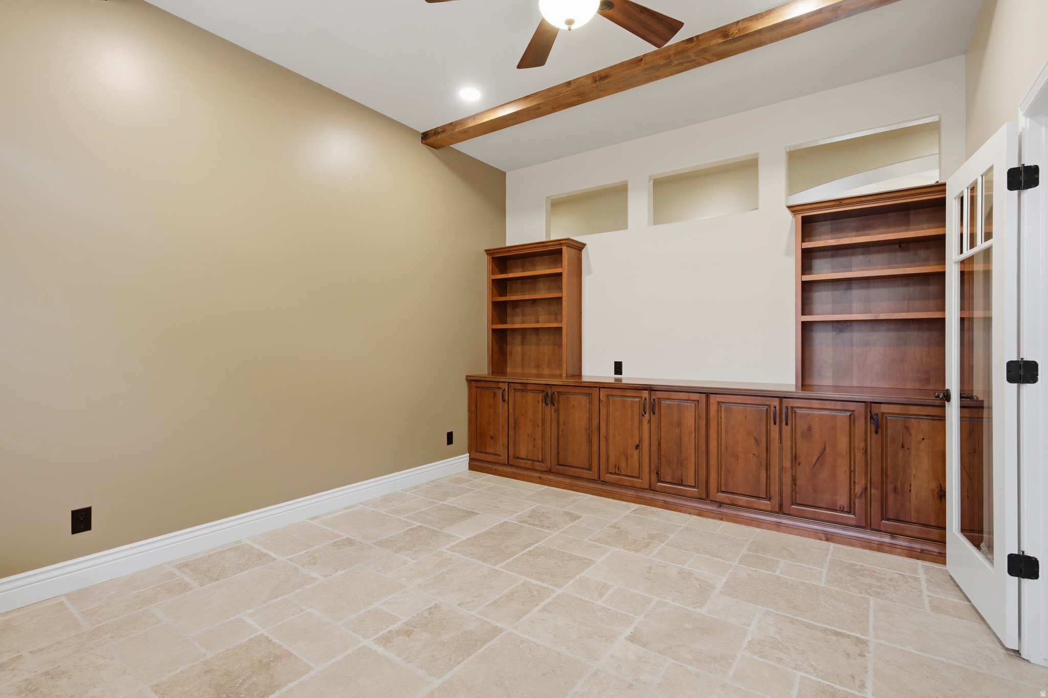 1107 N TWICKENHAM DR
