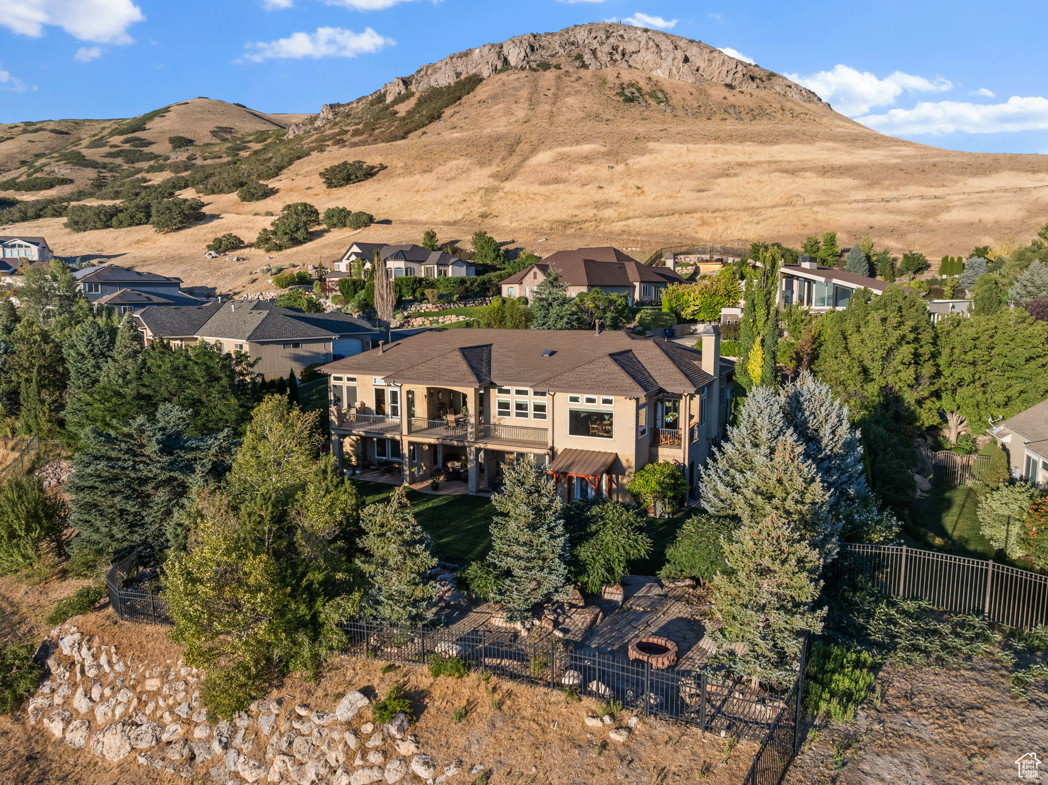 1107 N TWICKENHAM DR