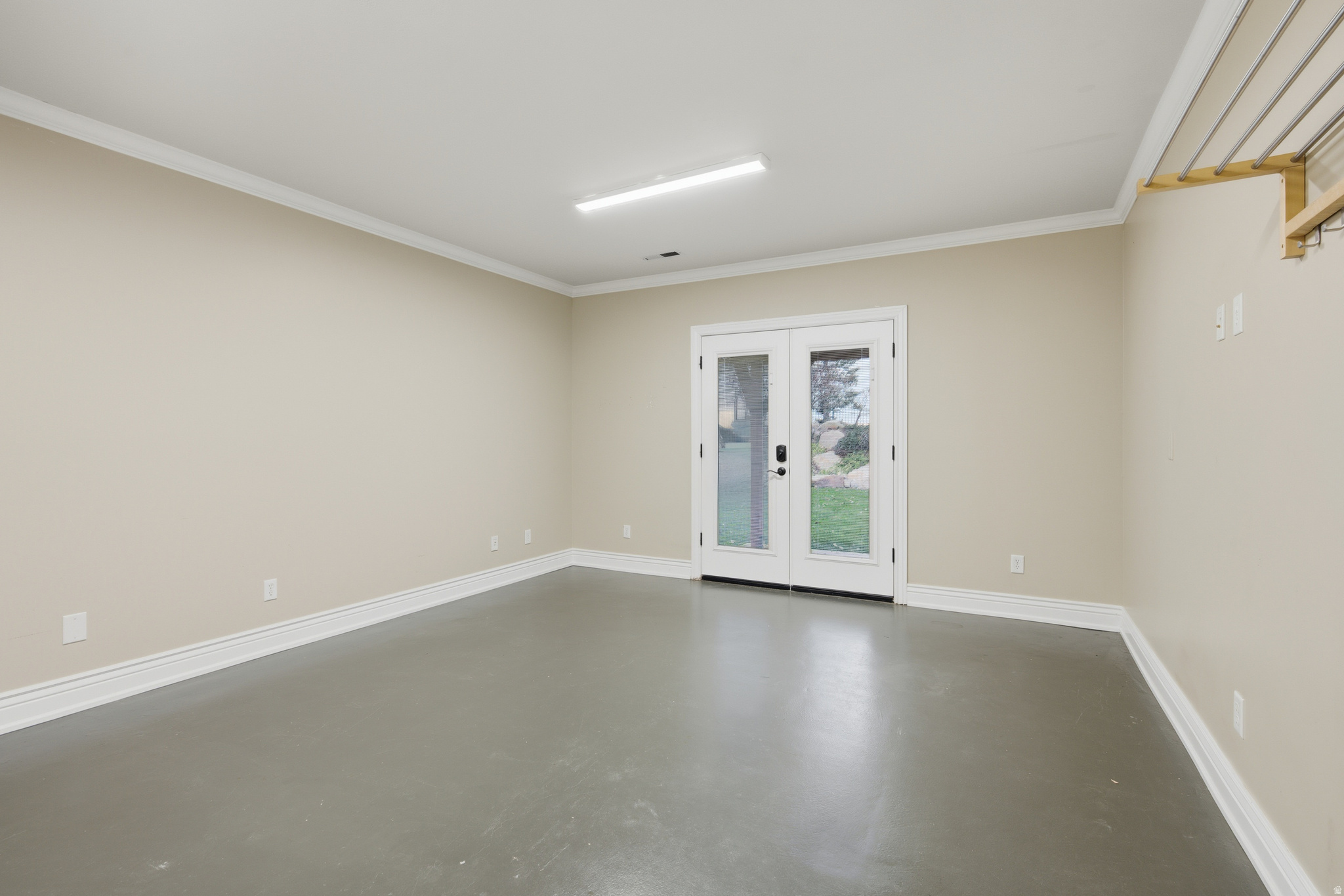 1107 N TWICKENHAM DR