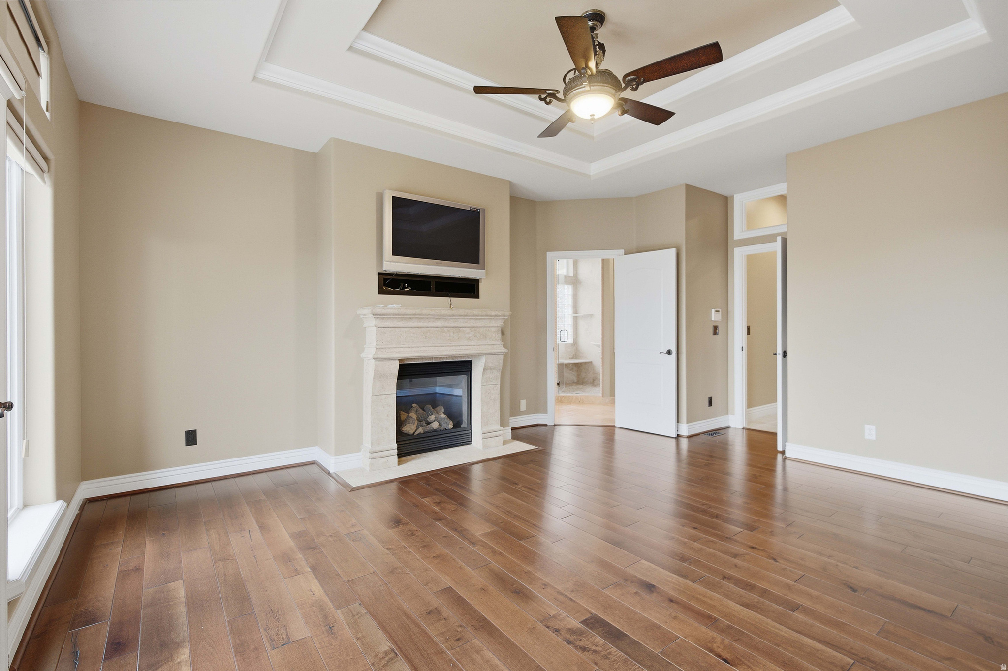 1107 N TWICKENHAM DR