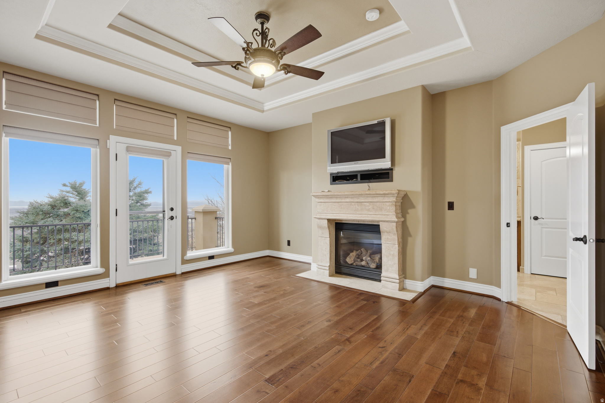 1107 N TWICKENHAM DR