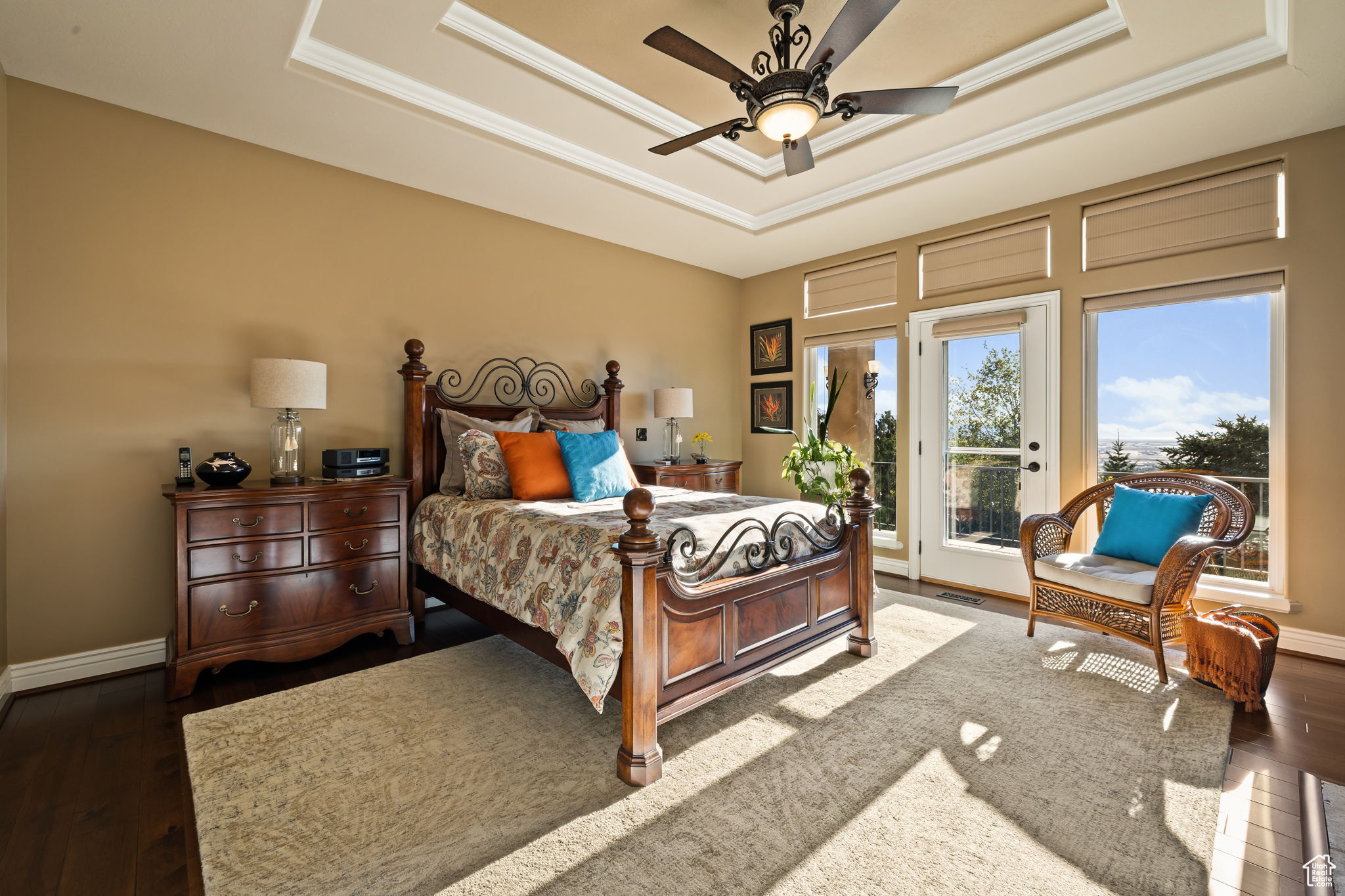 1107 N TWICKENHAM DR