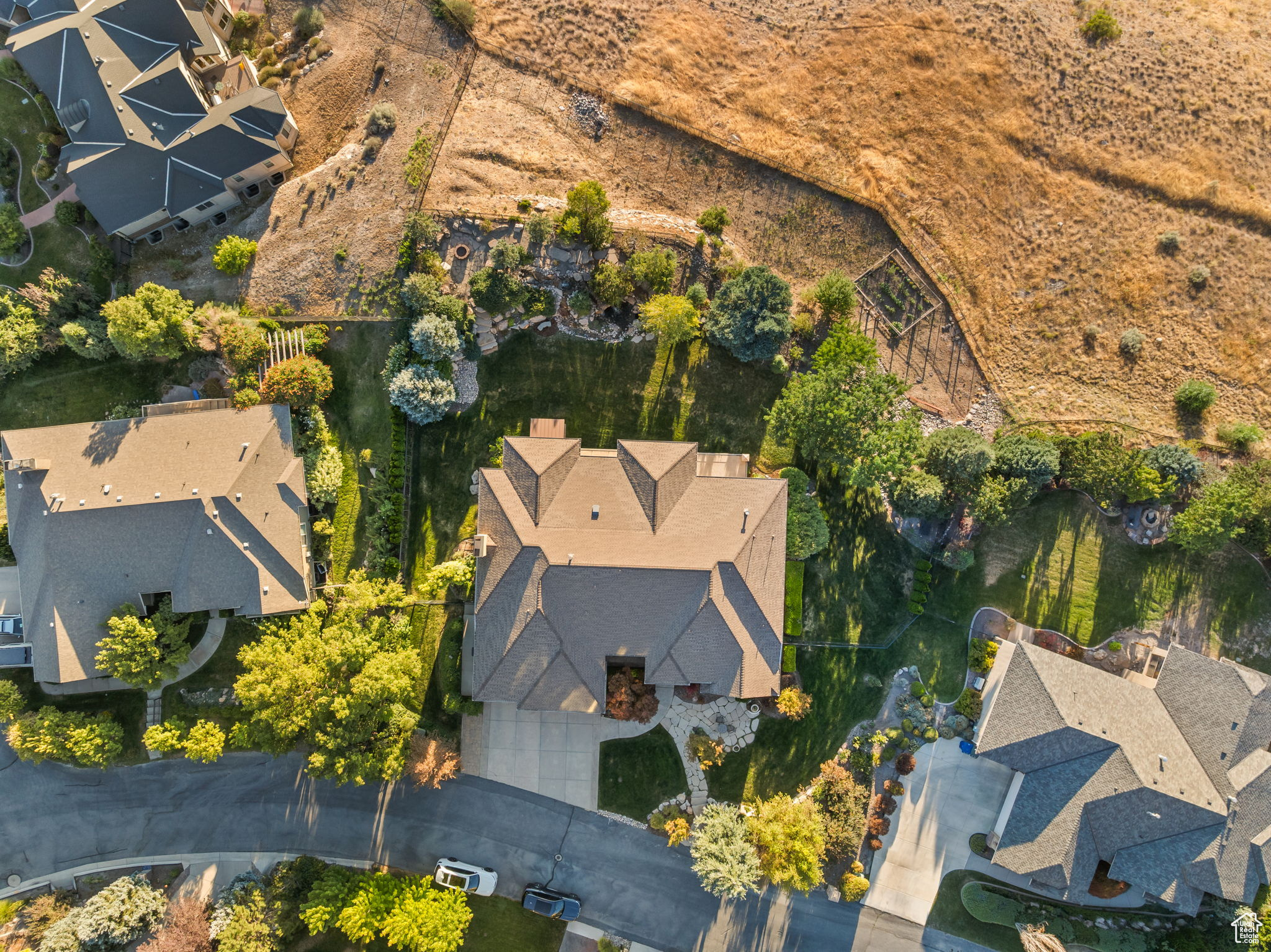 1107 N TWICKENHAM DR