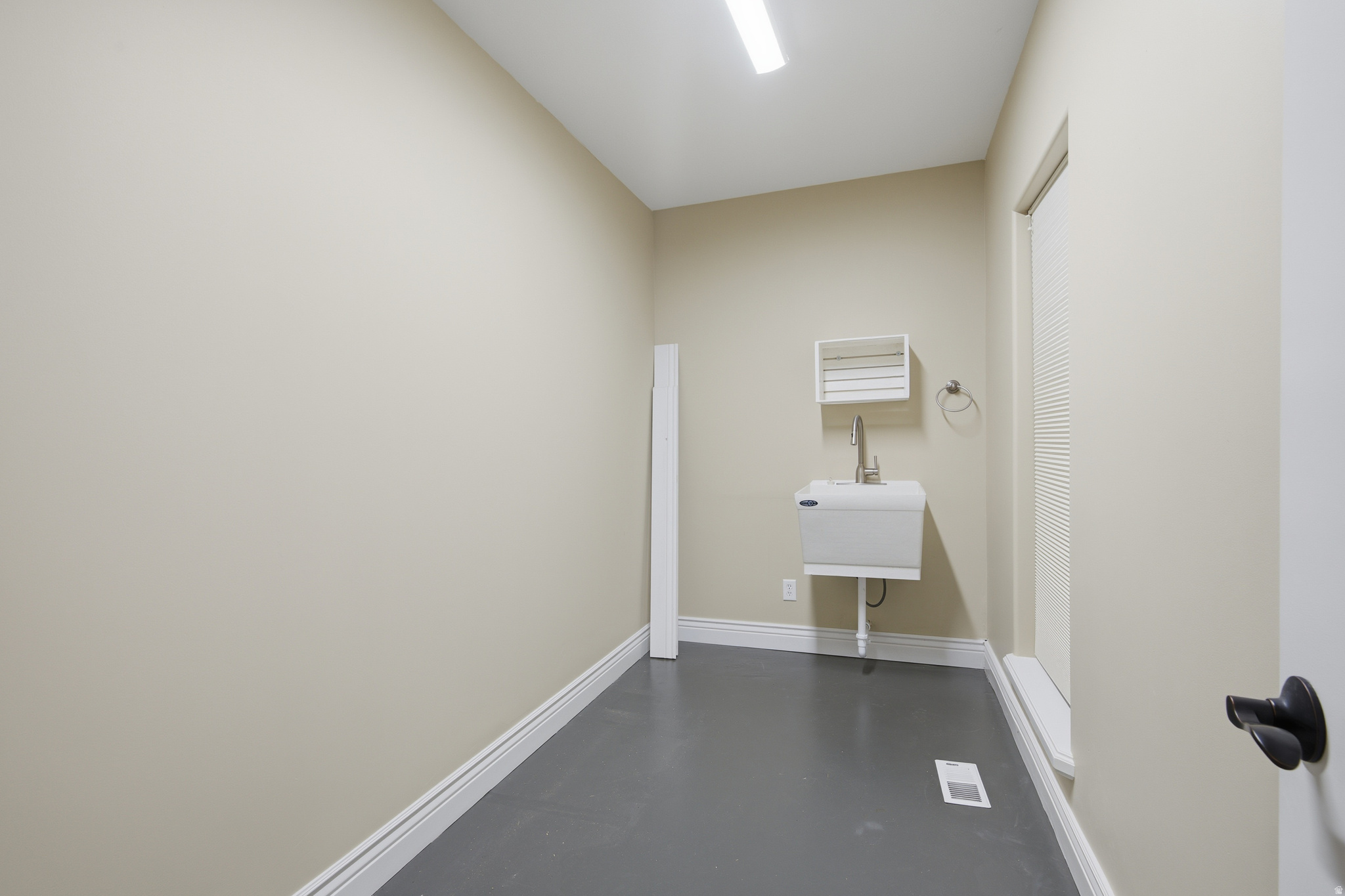 1107 N TWICKENHAM DR