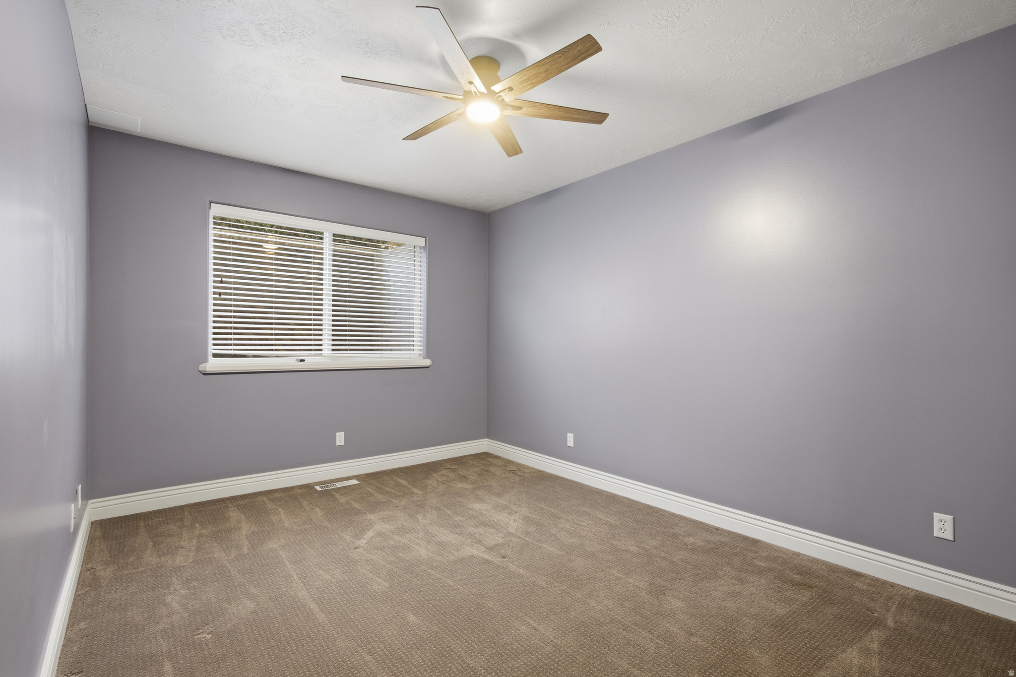 1107 N TWICKENHAM DR