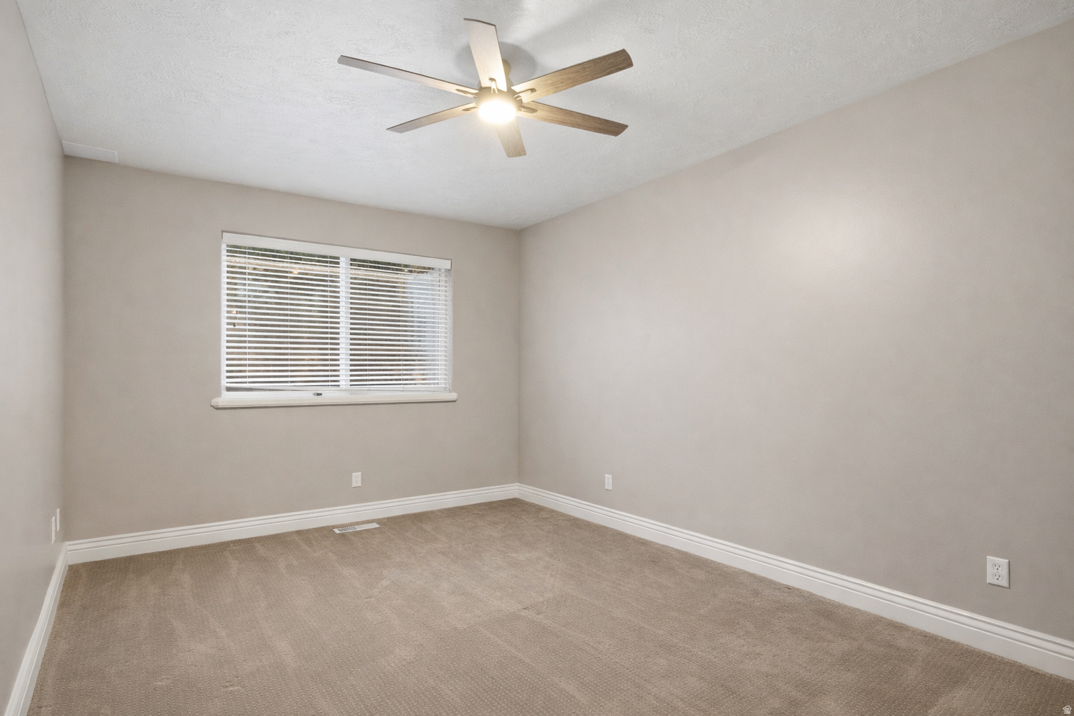 1107 N TWICKENHAM DR