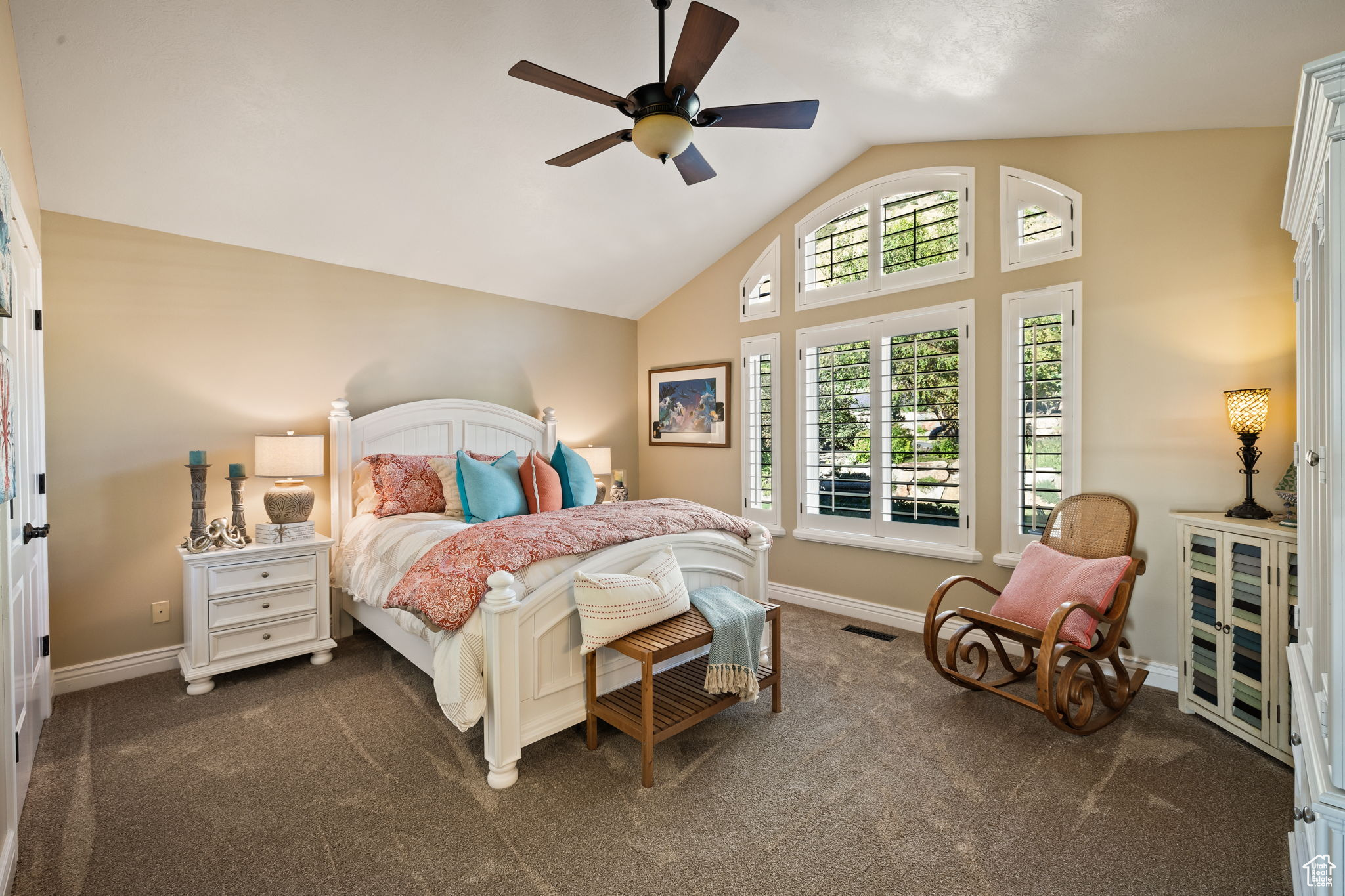 1107 N TWICKENHAM DR